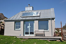 Modern Harbourside Cottage