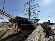 RRS Discovery at Discovery Point
