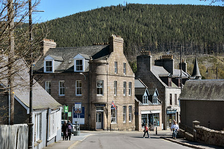 Approaching the Centre of Ballater