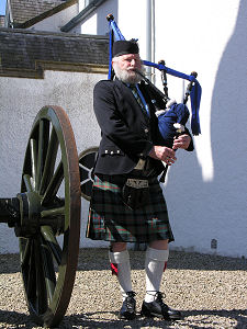 The Castle Piper