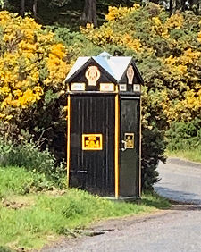 AA Box 504, Beside the A836
