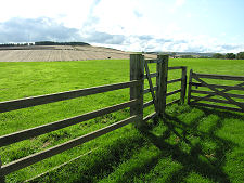 Gate into Settlement Field