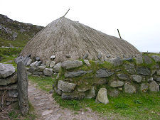 Gate in Surrounding wall