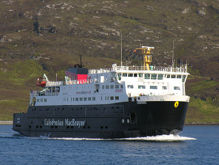 MV Hebrides Arrives at Lochmaddy