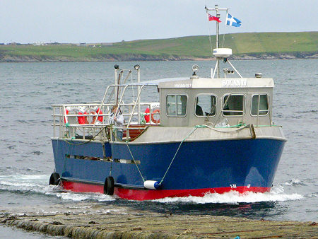 Solan IV Arriving at Sandsayre Pier, Leebitton