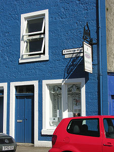 Pocket and Sweets' Shop