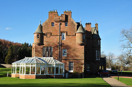 Cringletie House Hotel in Evening Sunshine
