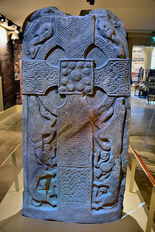 St Madoes Cross Slab, Front