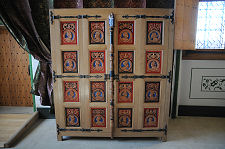 Linen Cupboard in Bedchamber