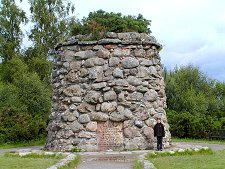 Memorial Cairn, Culloden