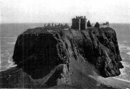 DUNNOTTAR CASTLE, STONEHAVEN, NEAR ABERDEEN.