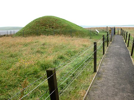 Path to Unstan Chambered Cairn